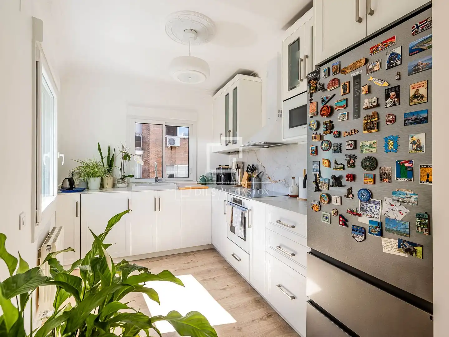 Küche von Wohnung zum Verkauf in Madrid mit Klimaanlage und Heizung