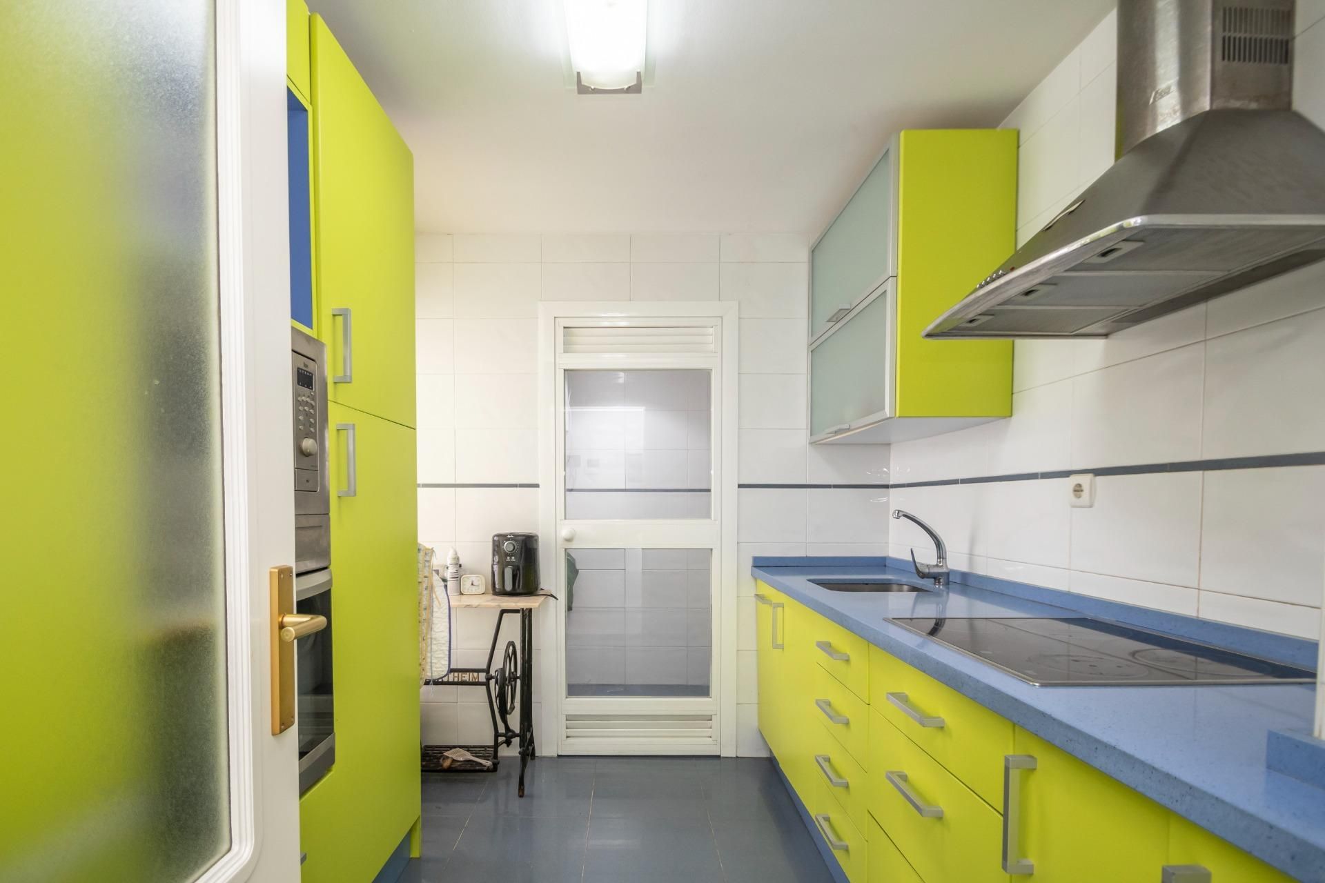 Kitchen of Flat for sale in  Sevilla Capital  with Air Conditioner and Heating