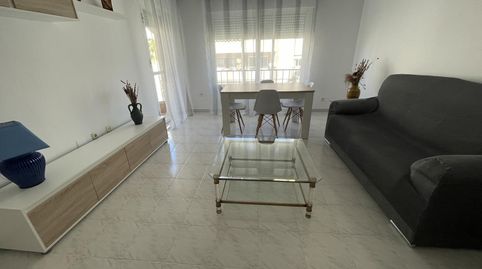 Foto 2 de Piso de alquiler en Puerto de Estepona, Estepona