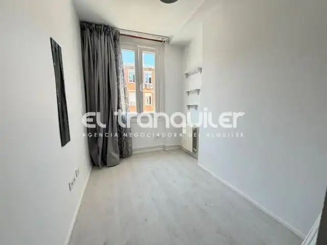 Habitación de Piso de alquiler en Móstoles con Aire acondicionado, Trastero y Amueblado