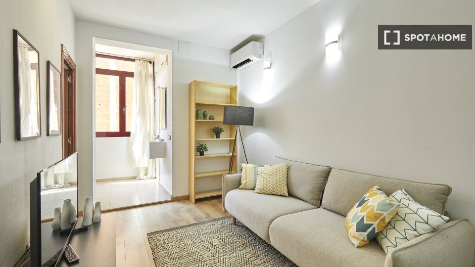 Living room of Flat to rent in  Barcelona Capital  with Air Conditioner, Heating and Furnished