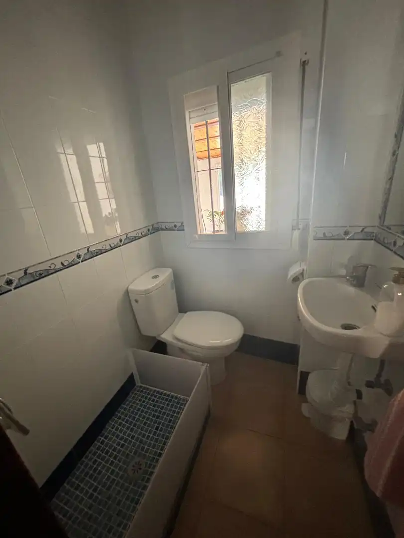Bathroom of Houses for sale in El Bosque  with Private garden, Terrace and Storage room