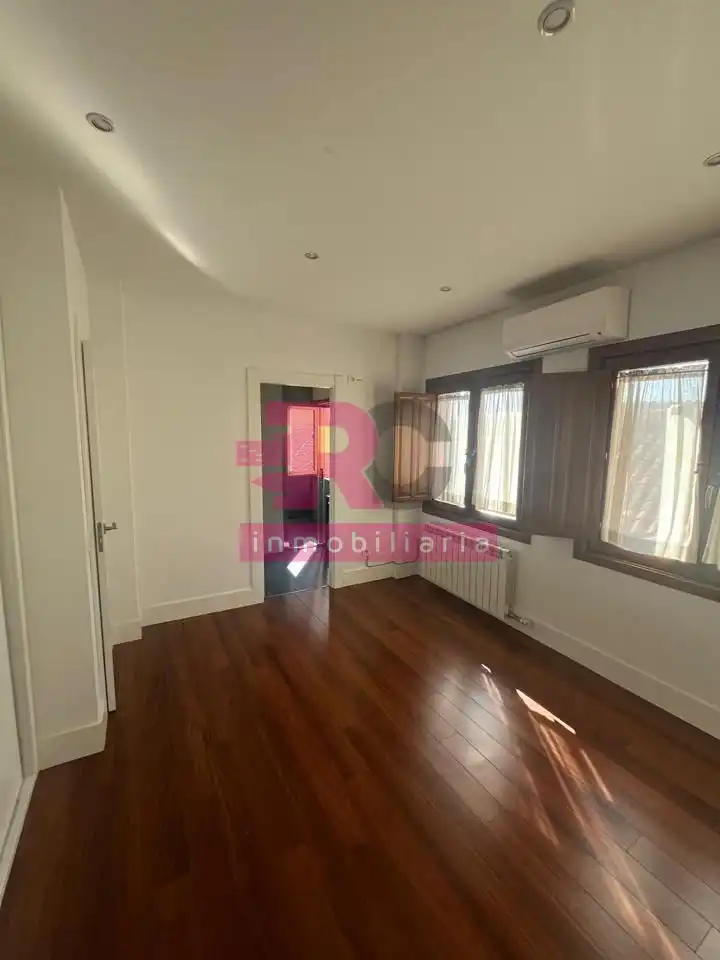 Habitación de Ático en venta en Salamanca con Aire acondicionado y Calefacción