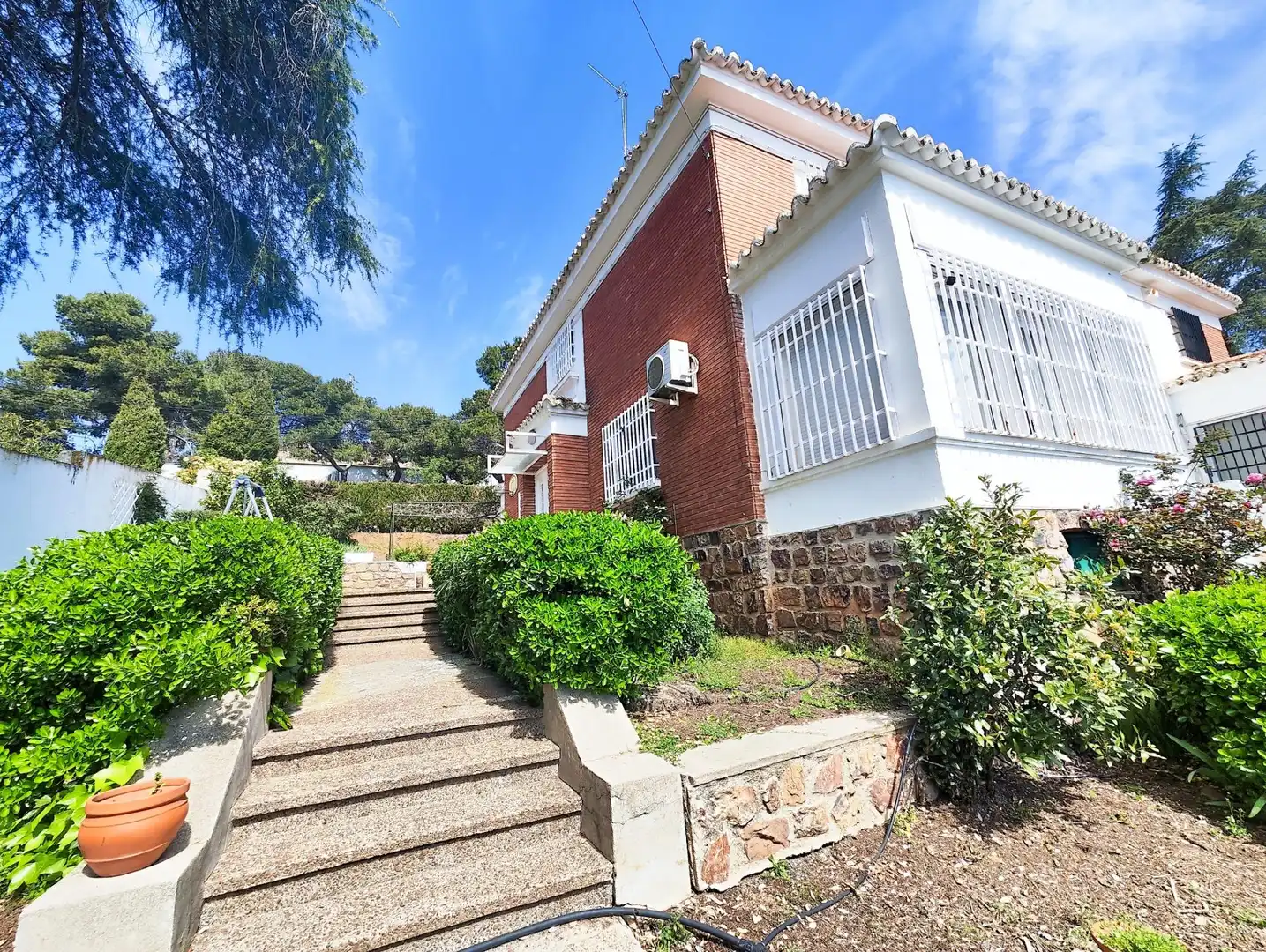 Exterior view of Houses for sale in Puertollano  with Air Conditioner, Heating and Private garden