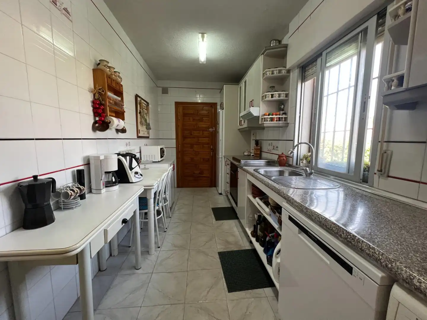 Kitchen of Houses for sale in El Viso de San Juan  with Air Conditioner, Heating and Private garden