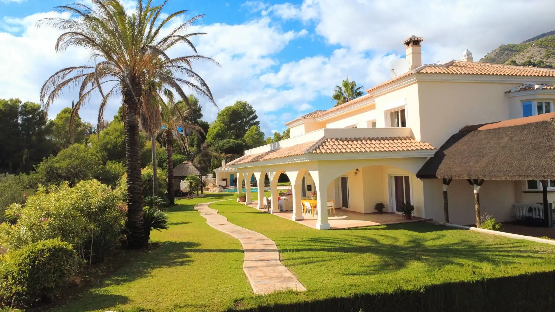 Jardí de Finca rústica en venda en Mijas amb Aire condicionat, Traster i Piscina