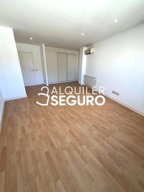 Bedroom of Flat for rent in Valdemoro  with Air Conditioner and Heating