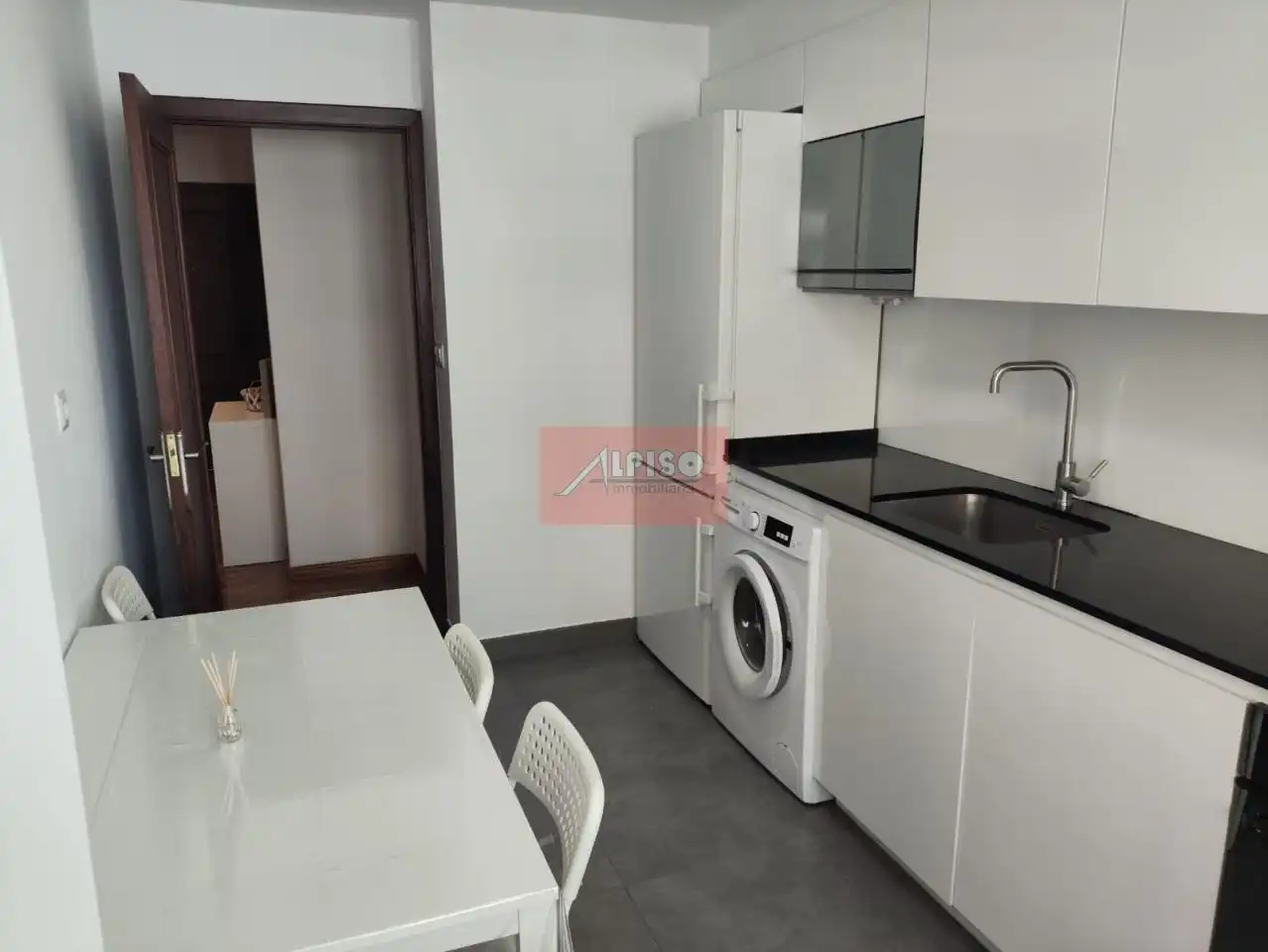 Kitchen of Flat for rent in Ourense Capital   with Air Conditioner, Heating and Parquet flooring