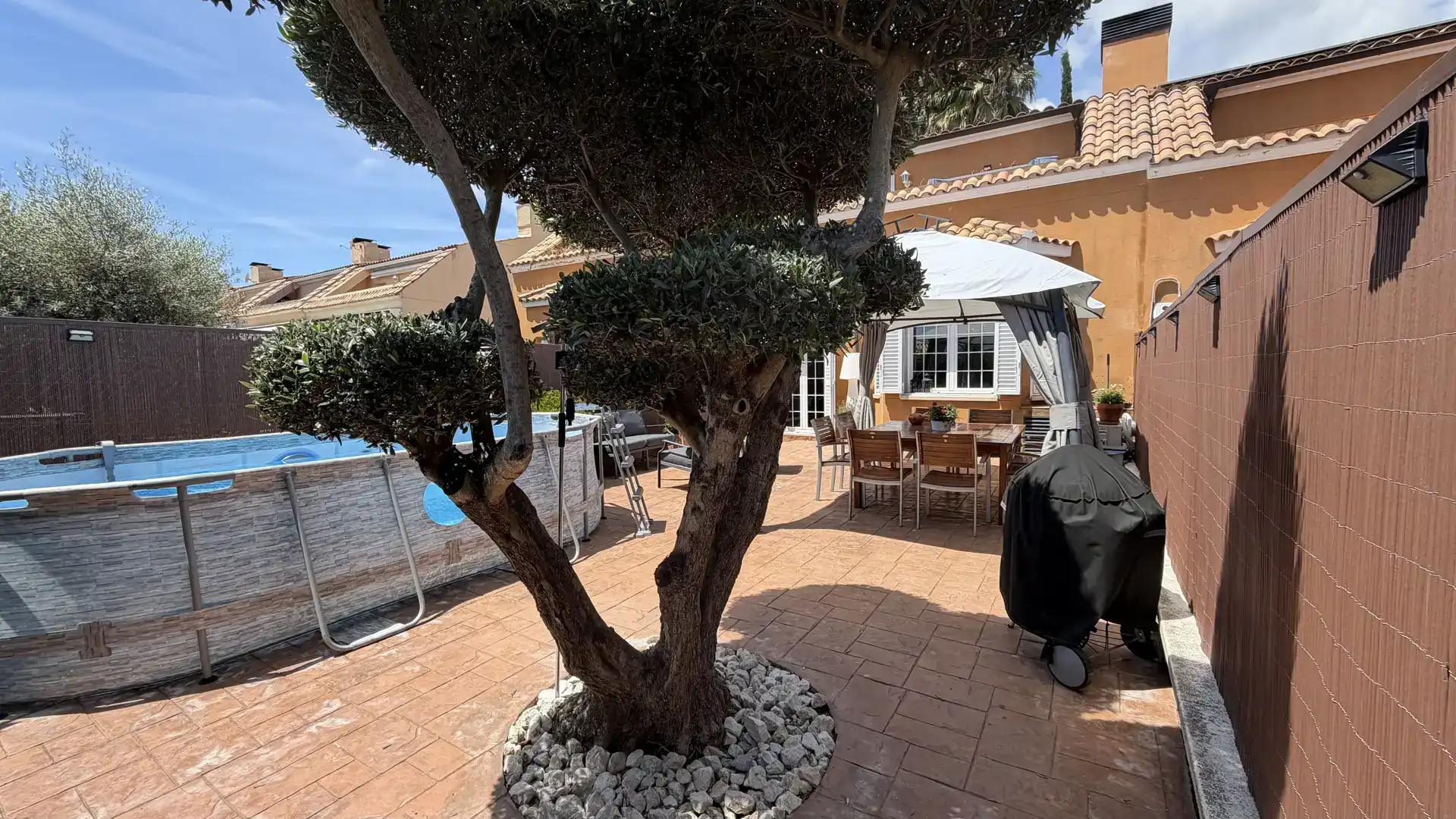 Terrassa de Casa adosada en venda en Sant Vicenç de Montalt amb Aire condicionat i Balcó