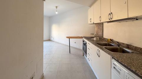 Foto 3 de Pis en venda a Carrer Almogàvers, Olot, Girona