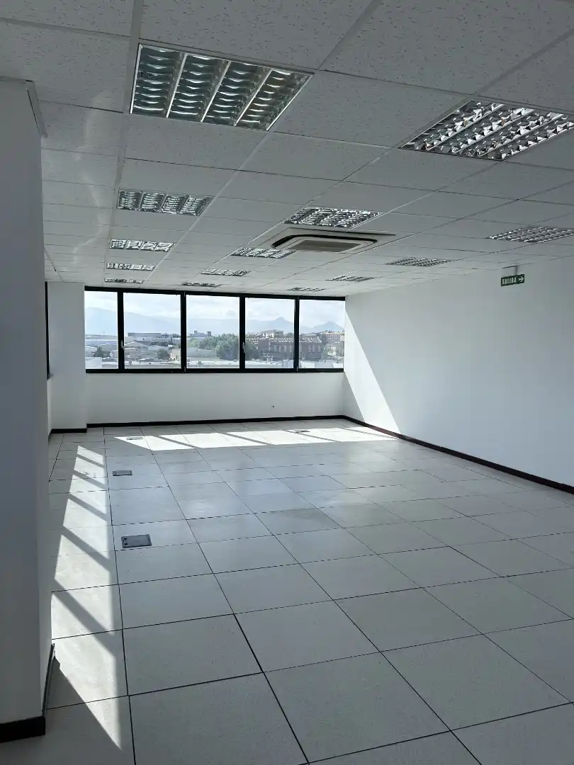 Office space with lift to rent in Polígono Parque Empresarial la Muga 6, imagen 15