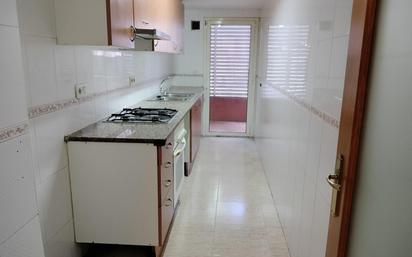Kitchen of Flat for sale in Girona Capital  with Terrace and Balcony