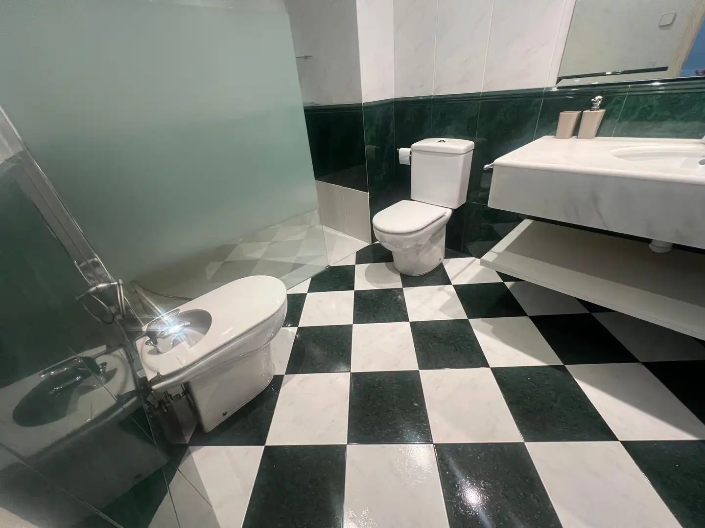 Baño de Piso de alquiler en Tavernes de la Valldigna con Aire acondicionado y Amueblado