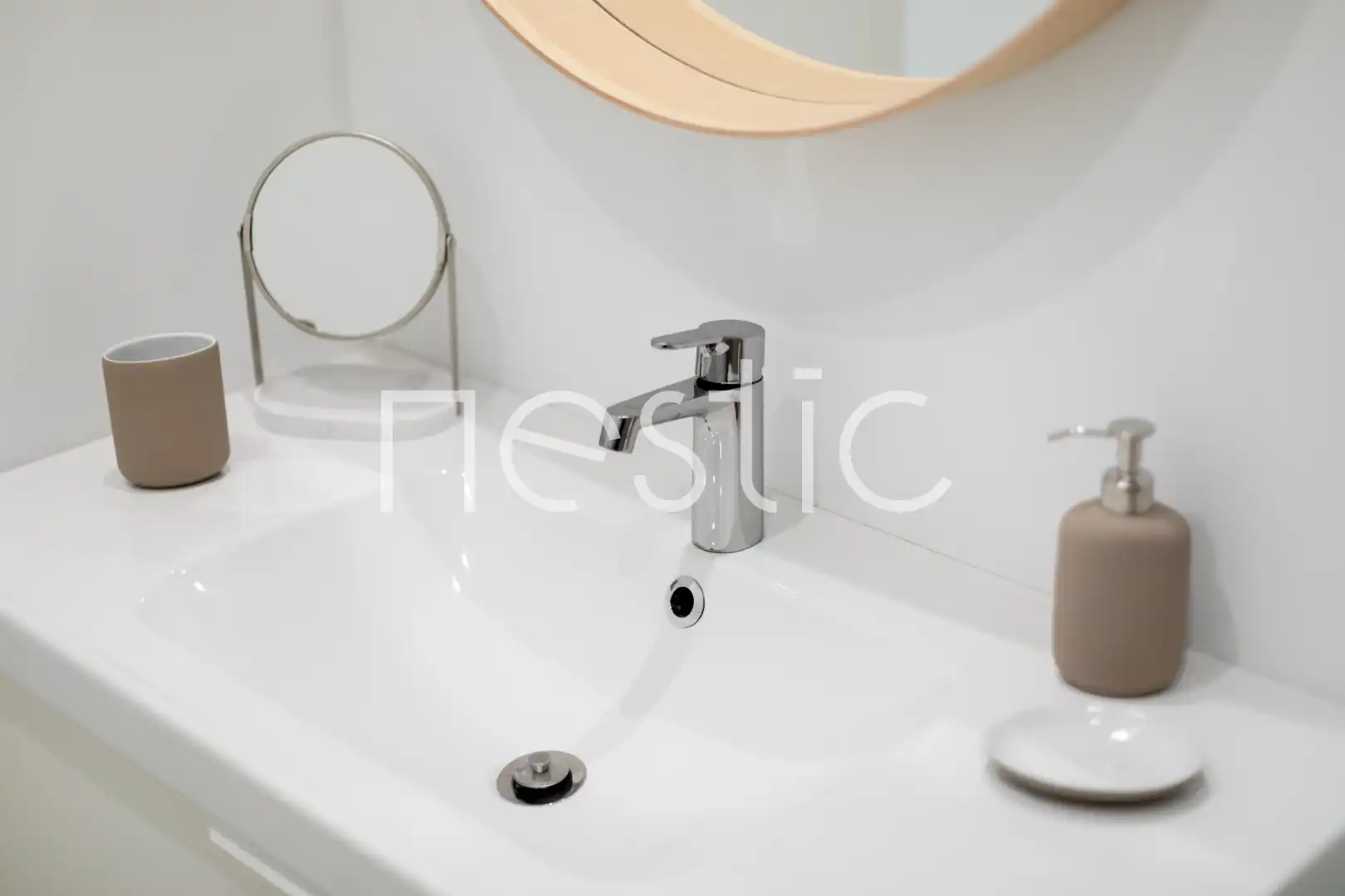 Baño de Apartamento de alquiler en Madrid con Aire acondicionado, Calefacción y Amueblado