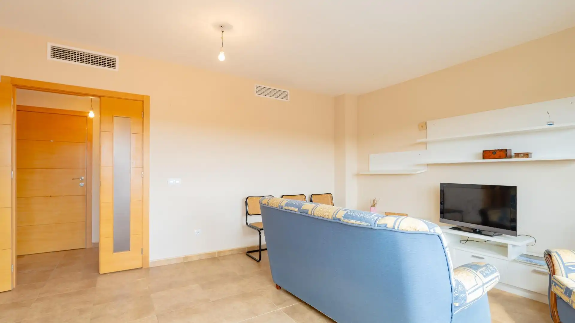 Wohnzimmer von Wohnung zum Verkauf in Camporrobles mit Balkon