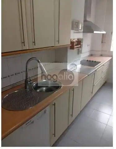 Flat for rent in El Cano - Los Bermejales