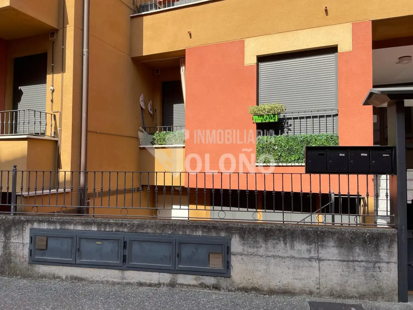 Vista exterior de Apartamento en venta en Castañares de Rioja con Calefacción, Parquet y Terraza