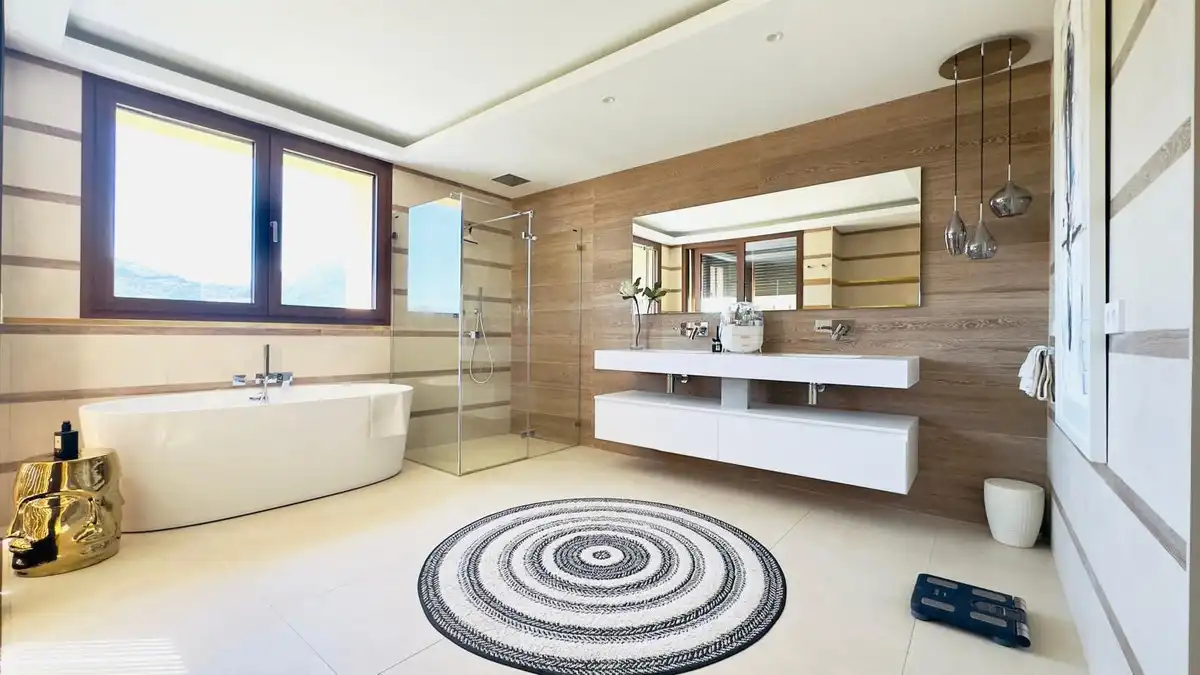 Bathroom of Flat for sale in Mijas  with Air Conditioner, Terrace and Storage room