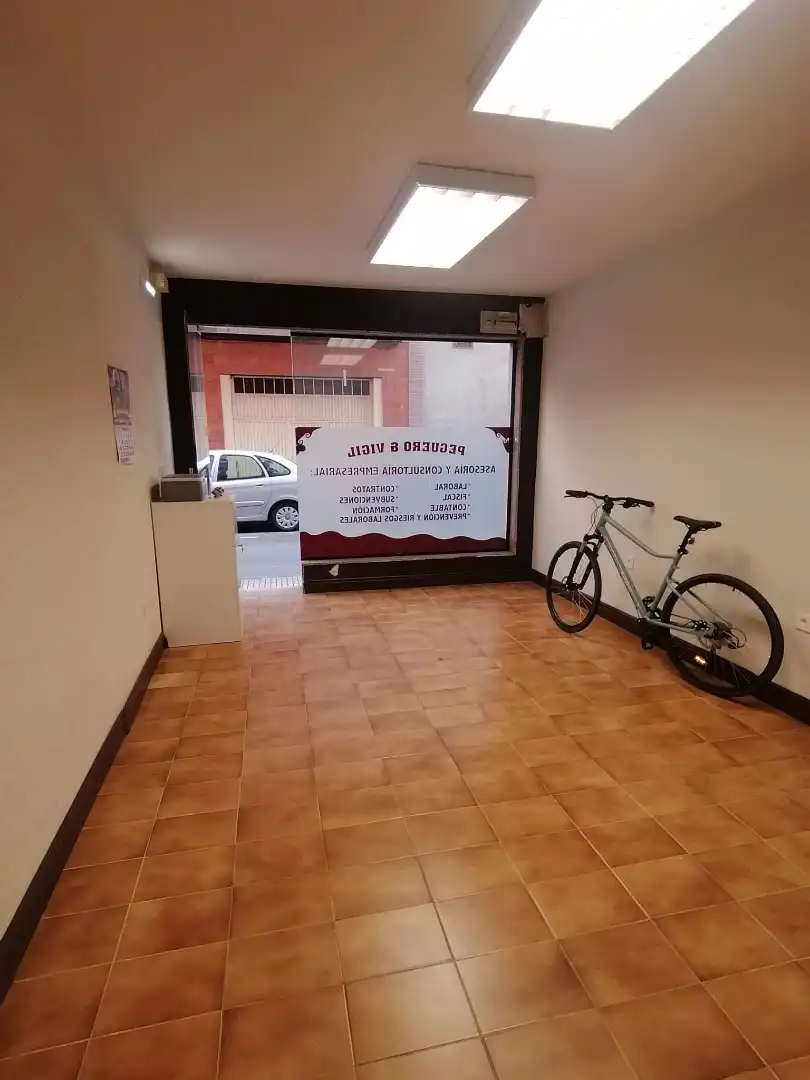 Local en venda en Gijón  amb Calefacció