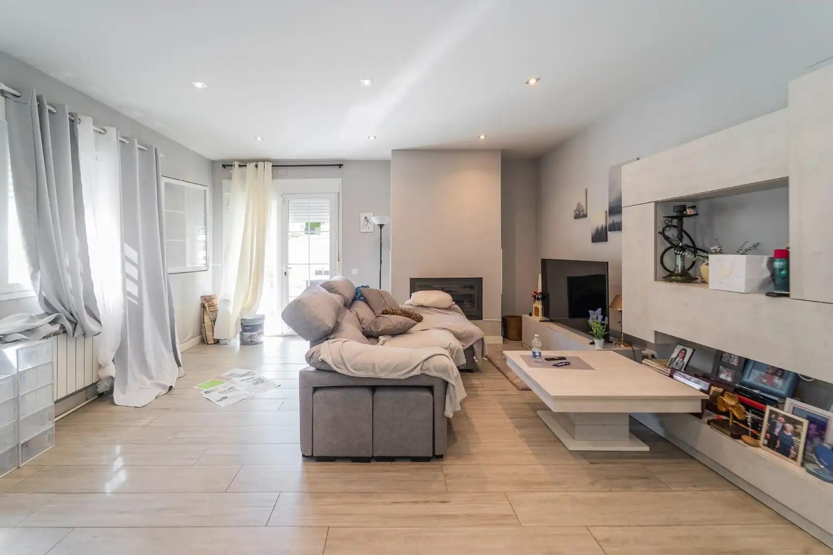 Sala de estar de Casa o chalet en venta en Olías del Rey con Aire acondicionado, Calefacción y Jardín privado