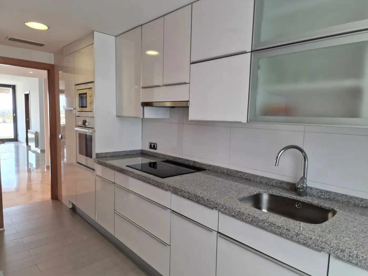 Flat for rent in Paseo Albereda, Penya - Roja - Avda. Francia