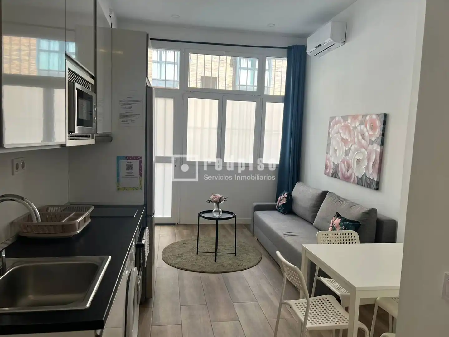Sala d'estar de Estudi en venda en Madrid amb Moblat