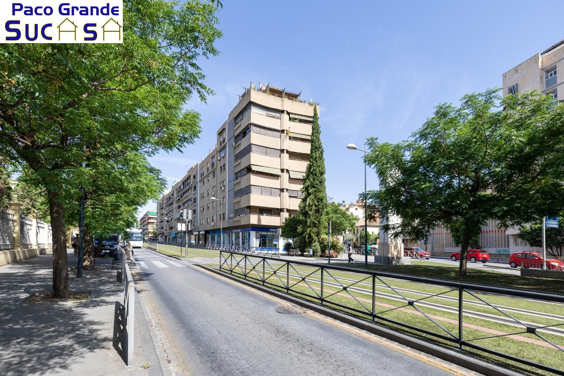 Vista exterior de Pis en venda en  Granada Capital amb Aire condicionat, Terrassa i Traster
