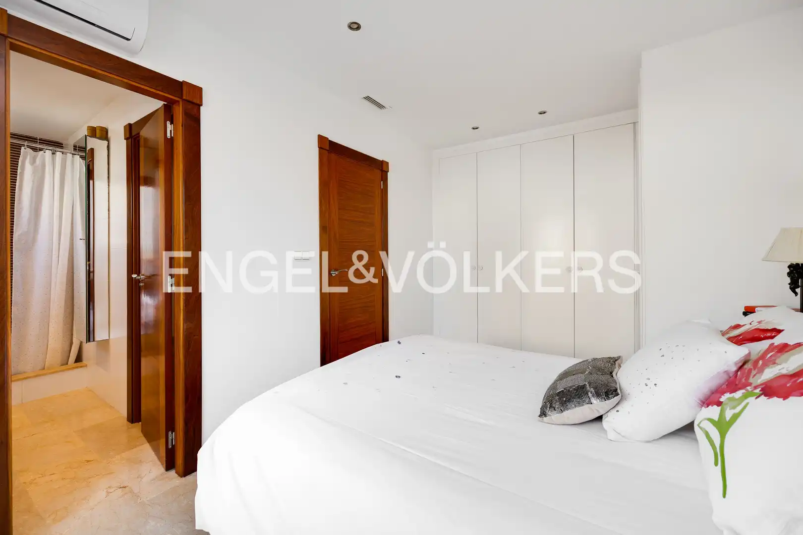 Habitación de Ático en venta en Torrevieja con Aire acondicionado, Calefacción y Terraza