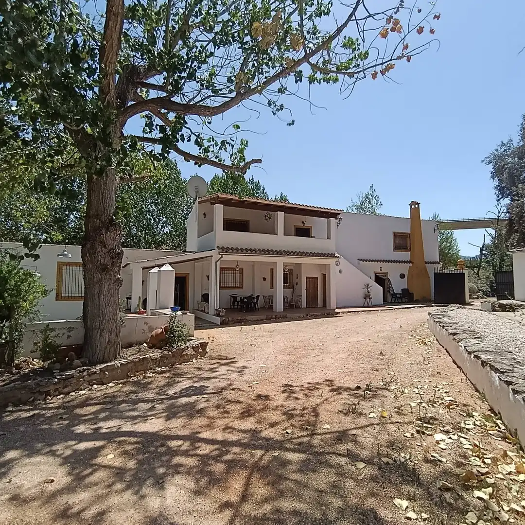 Casa rústica amb terrassa en venda a Loja, imagen 2