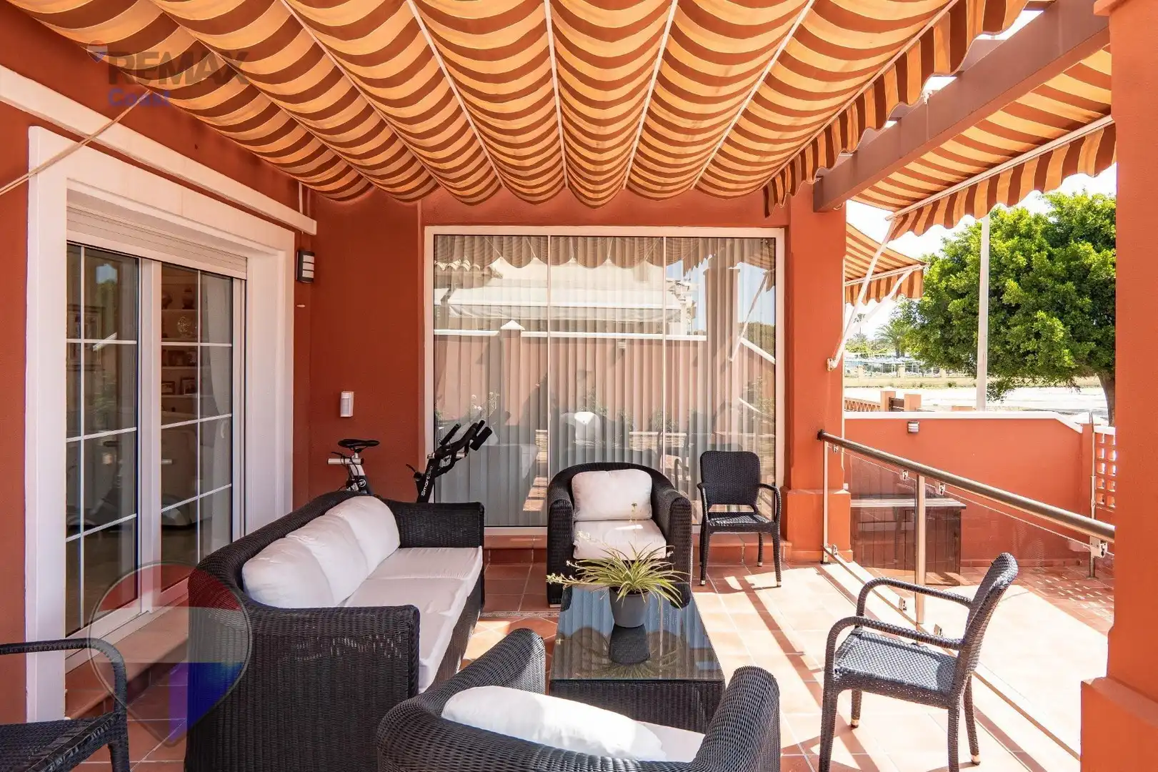 Terrasse von Einfamilien-Reihenhaus zum Verkauf in Torremolinos mit Klimaanlage, Heizung und Terrasse