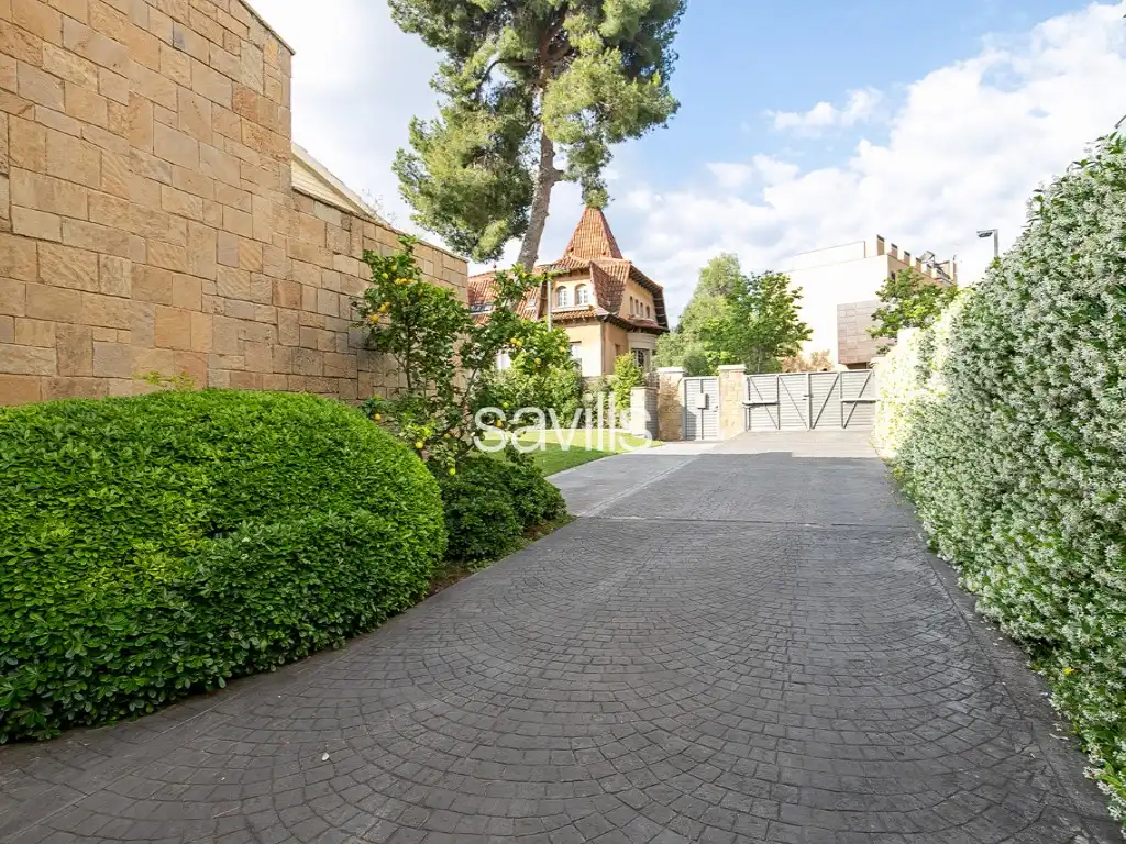 Vista exterior de Casa o xalet de lloguer en Barcelona amb Moblat