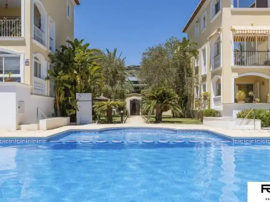Schwimmbecken von Wohnung zur Miete in Jávea / Xàbia mit Klimaanlage, Privatgarten und Schwimmbad