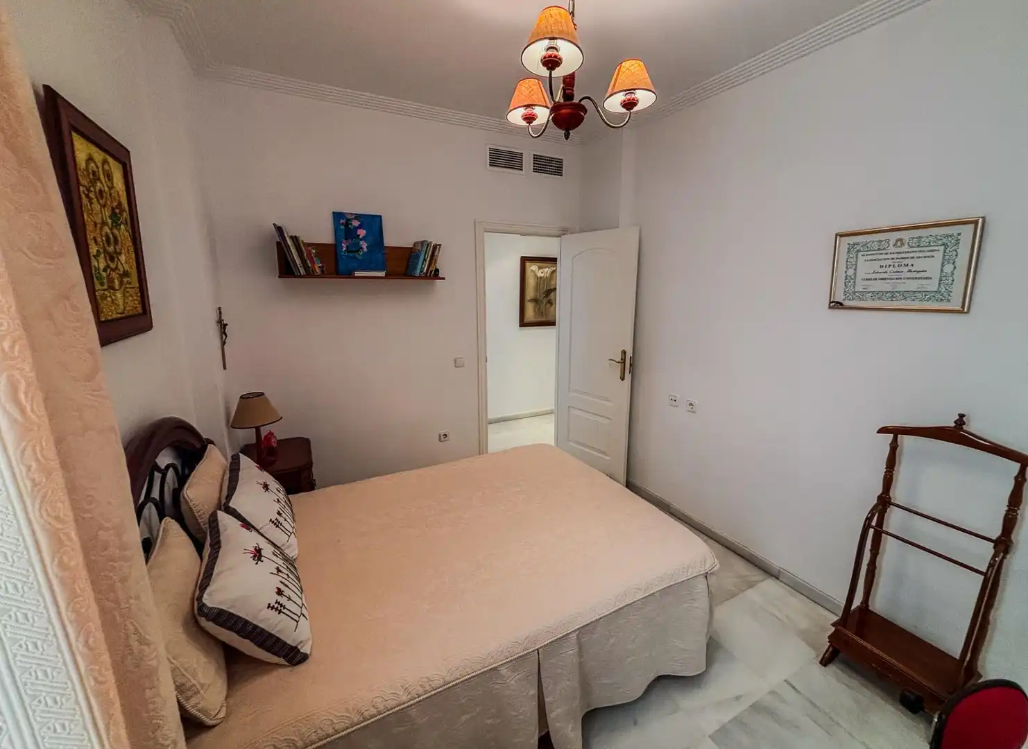 Dormitori de Casa adosada en venda en Camas amb Aire condicionat, Calefacció i Terrassa