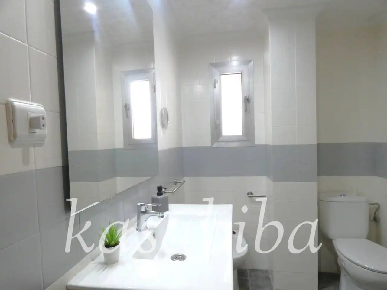 Baño de Piso en venta en Valencia con Aire acondicionado y Balcón