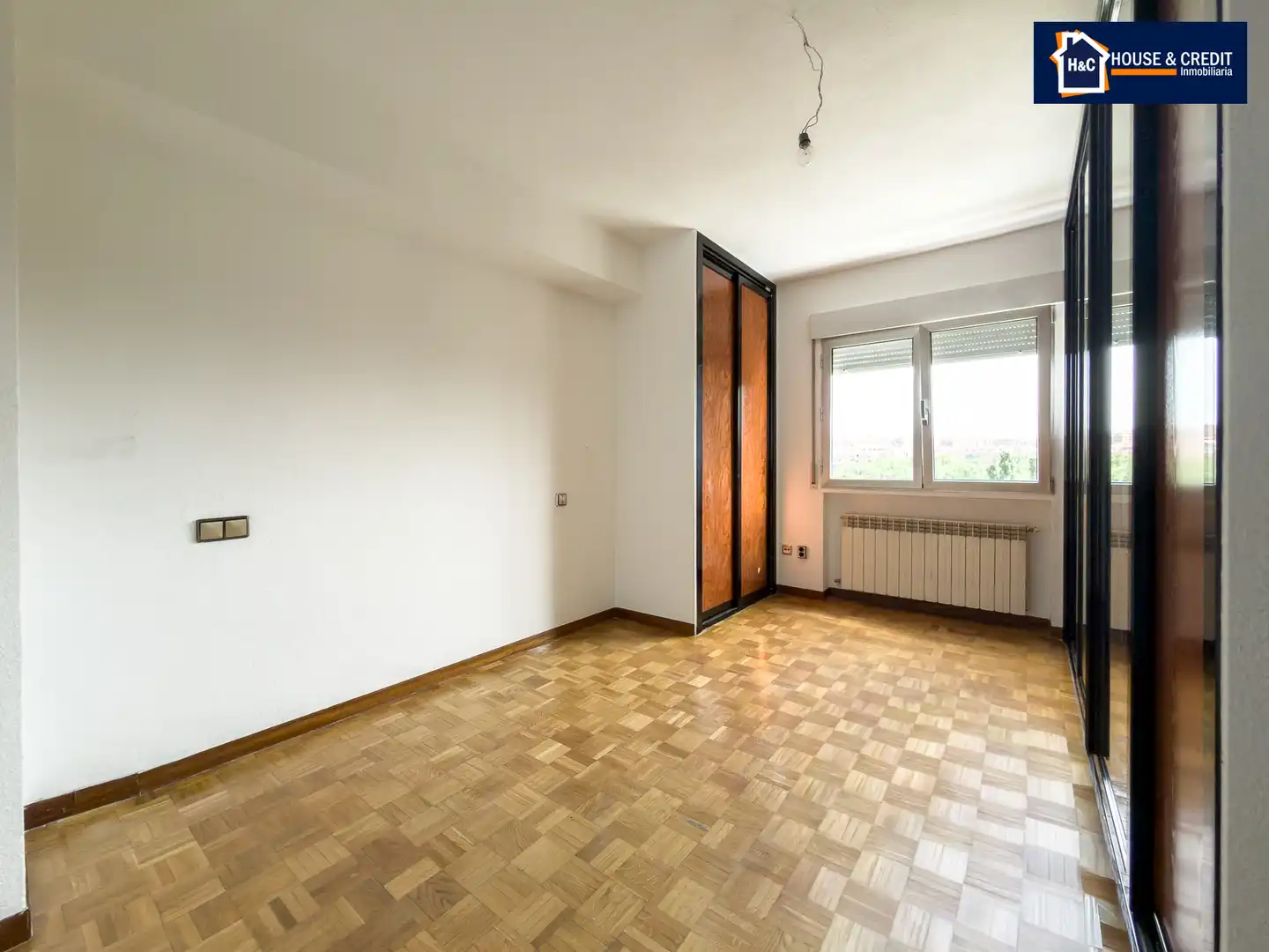 Bedroom of Flat for rent in Madrid  with Air Conditioner, Heating and Parquet flooring