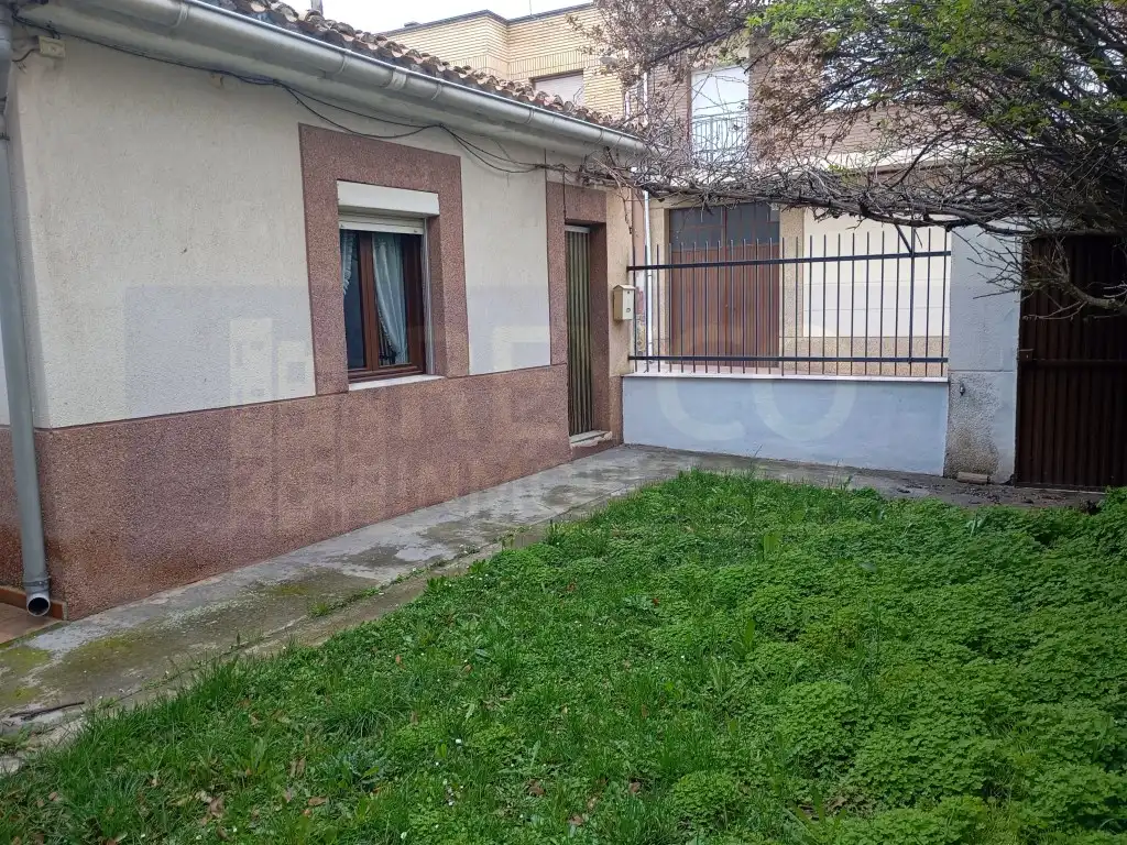 Vista exterior de Casa o xalet en venda en Baños de Río Tobía