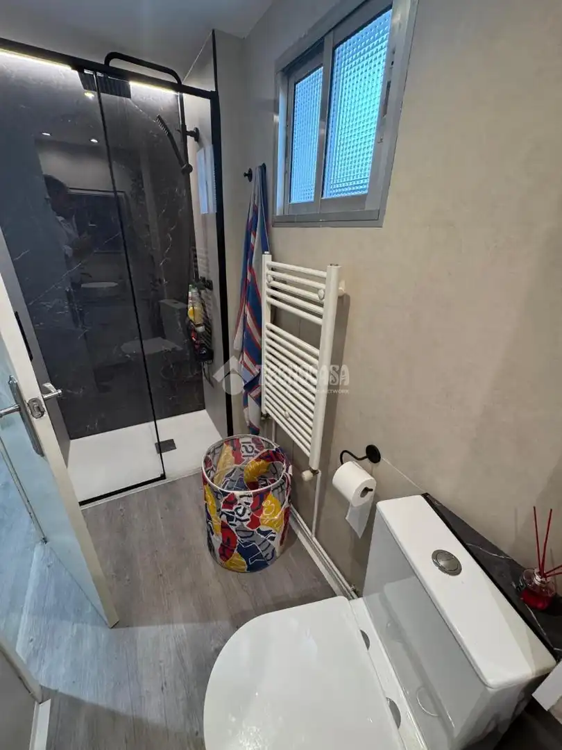 Baño de Piso en venta en Zaragoza con Calefacción y Balcón