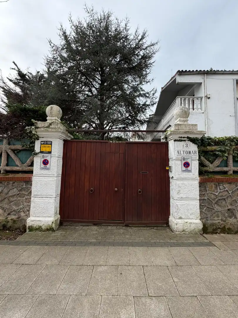 Vista exterior de Casa o chalet en venta en Santander con Calefacción, Jardín privado y Terraza