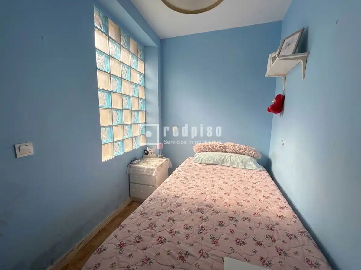 Habitación de Piso en venta en Madrid con Calefacción