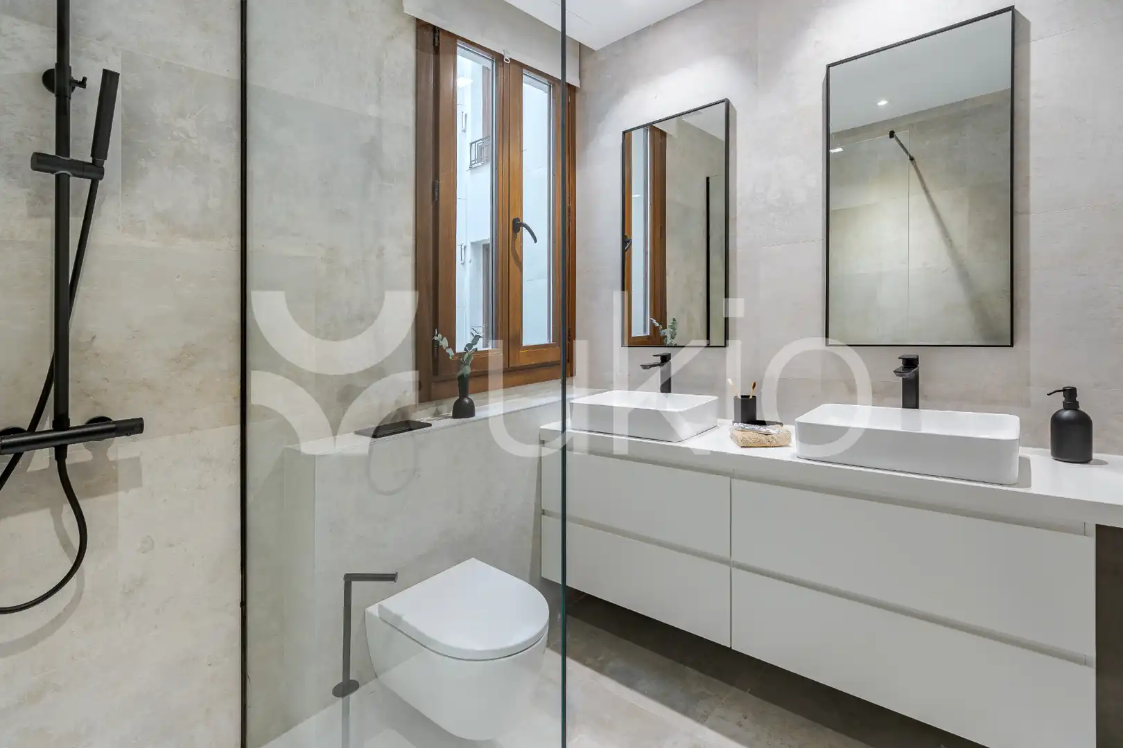 Badezimmer von Wohnungen zur Miete in Madrid mit Klimaanlage, Heizung und Möbliert