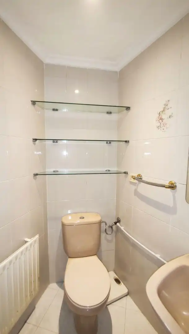 Baño de Piso en venta en Vigo  con Calefacción, Trastero y Amueblado