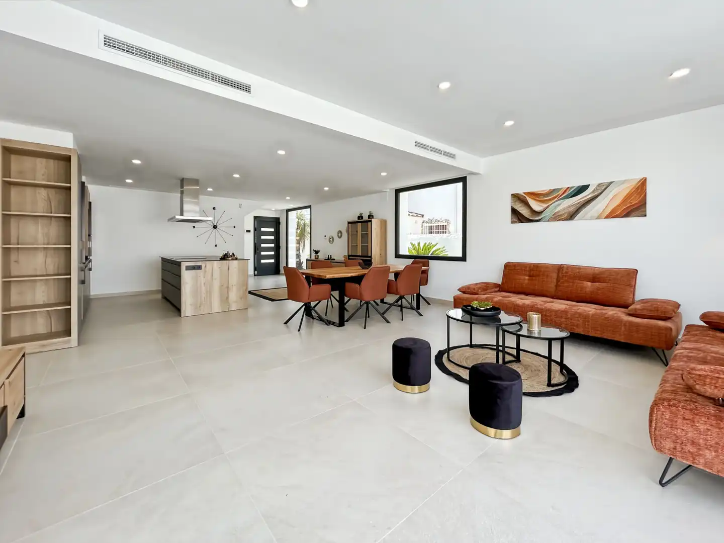 Wohnzimmer von Einfamilien-Reihenhaus zum Verkauf in Empuriabrava mit Klimaanlage, Heizung und Schwimmbad