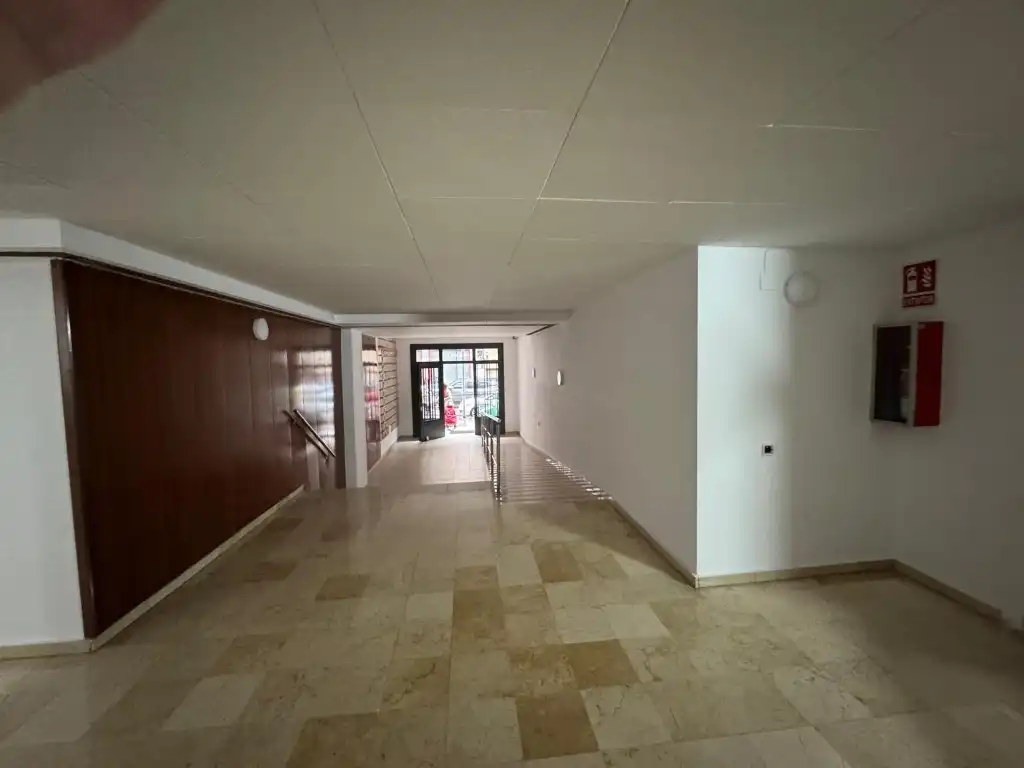 Flat with lift for sale in Carrer del Dos de Maig, imagen 2