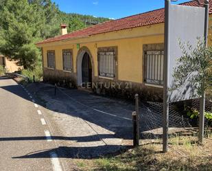 Vista exterior de Casa o xalet en venda en Caminomorisco amb Terrassa i Moblat