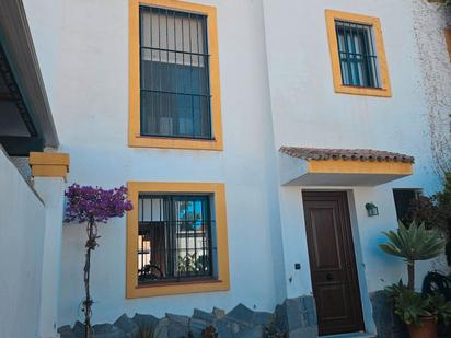 Exterior view of Single-family semi-detached for sale in Los Barrios