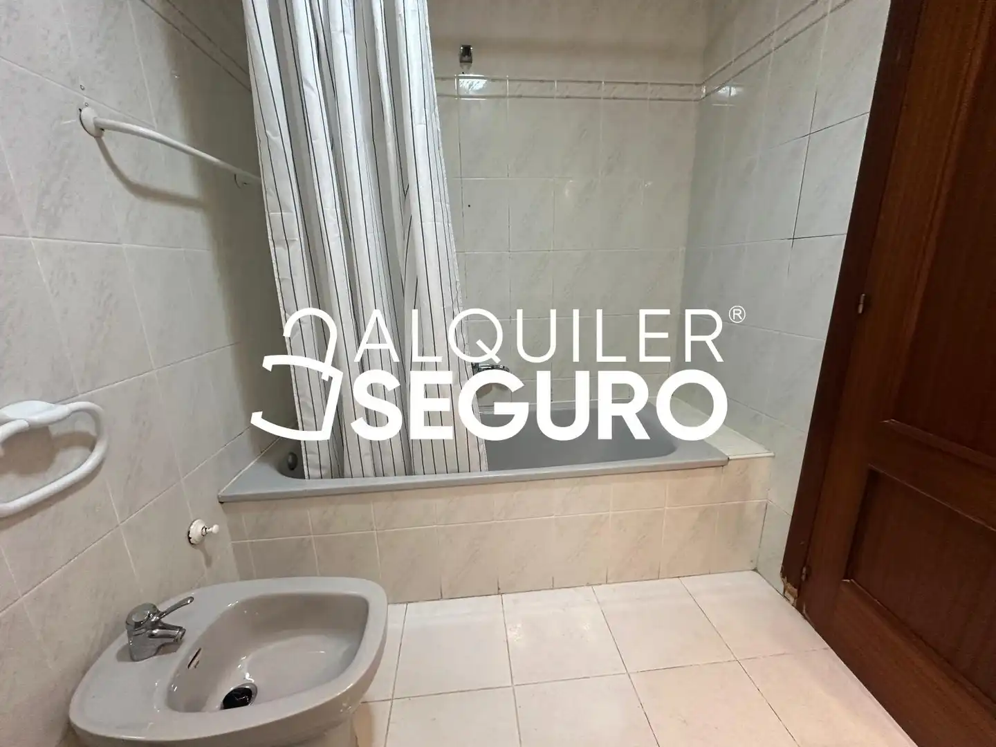 Bathroom of Attic for rent in Mislata  with Air Conditioner and Terrace