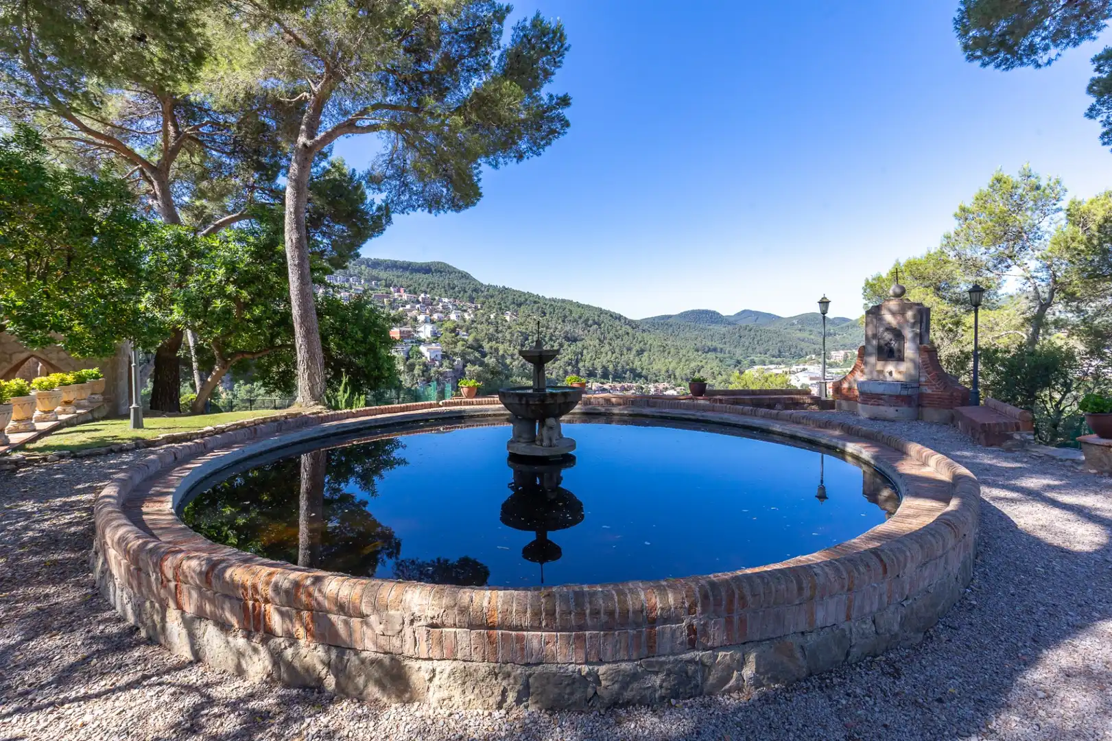 Jardí de Finca rústica en venda en Corbera de Llobregat amb Aire condicionat, Calefacció i Terrassa