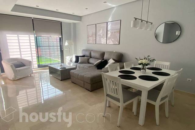 Casa-chalet en Alquiler en Calle Irlanda, . en Puertas del sur - Guadabajaque