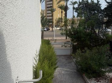 Adosado con piscina en venta en Entremares