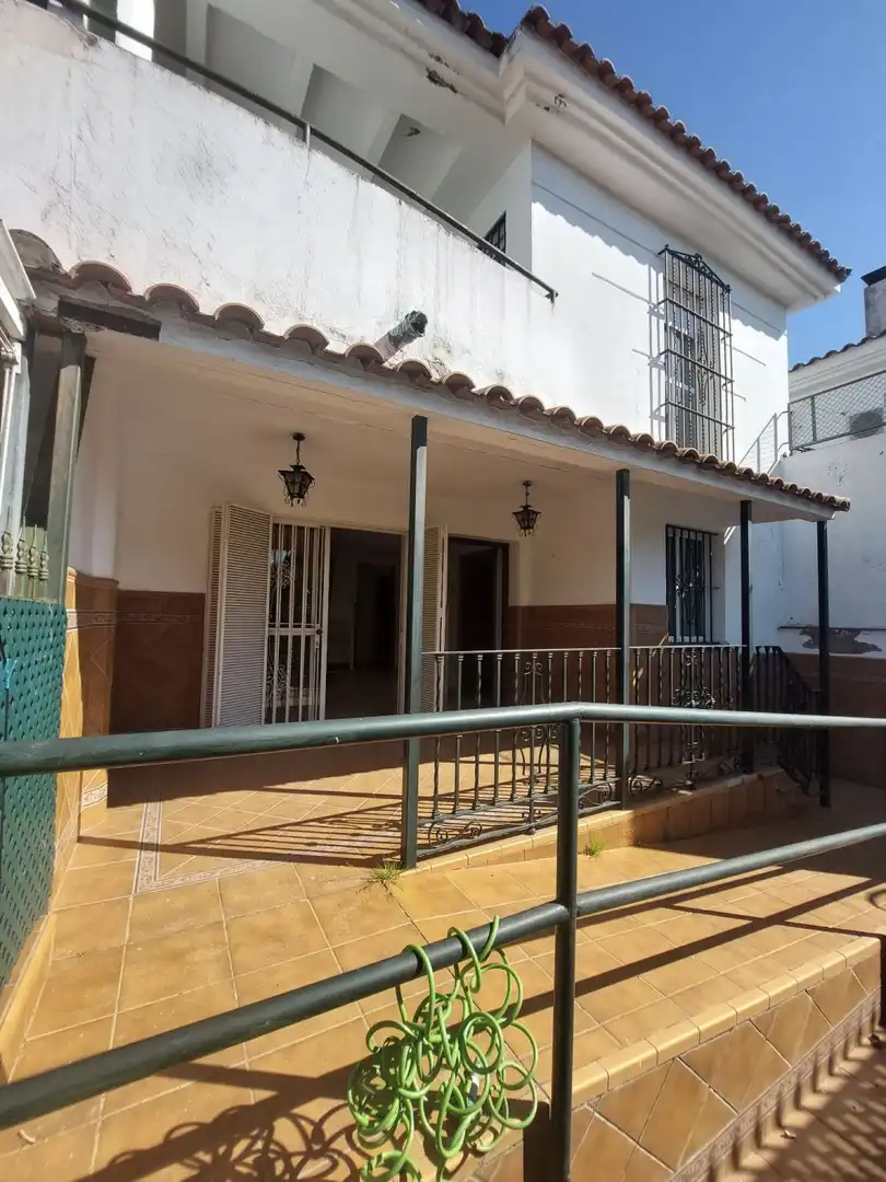 Exterior view of Houses for sale in Sevilla  with Air Conditioner, Terrace and Storage room
